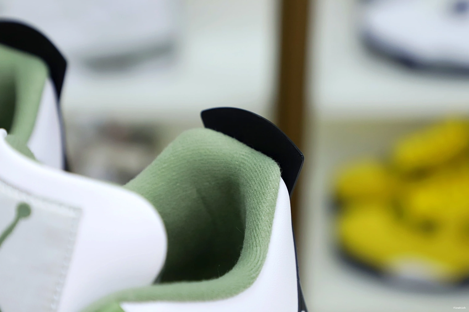 4 AIR JORDAN 